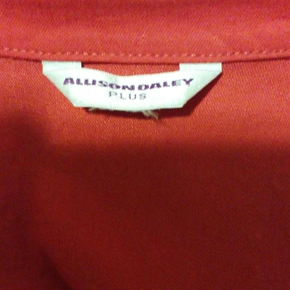 Red jacket - Picture 2 of 3